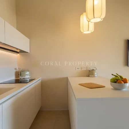 Sara - - 2 Private Beaches & Garden - By Coral * بورتو كيرفو