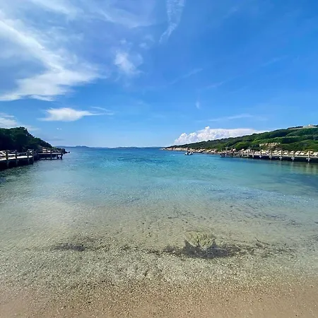 Sara - - 2 Private Beaches & Garden - By Coral *