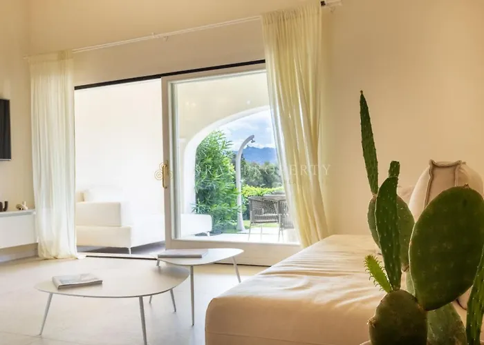 Sara - - 2 Private Beaches & Garden Appartement